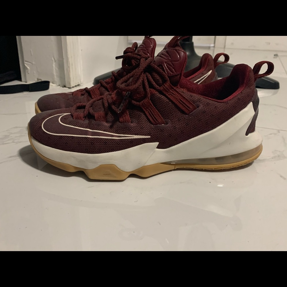 lebron 13 low “cavs”